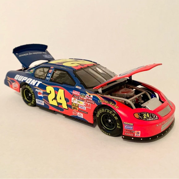 Jeff Gordon NASCAR #24 DuPont 2003 Monte Carlo Diecast Action Racing Stock Car - Picture 3 of 10